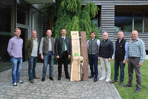 Generalversammlung der Waldaufseher und Forstwarte Tirols v.l.n.r.: Florian Glatzl (LFD Tirol), Erich Gollmitzer (BFI Osttirol), Christian Annewanter (Forstgarten), Andreas Gleirscher (Präsident der LAK), Anton Rieser (Obmann), Wolfgang Huber (ehem. Obma