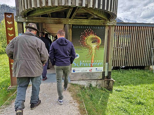 am Weg zur Moorausstellung