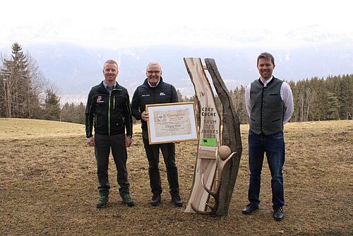 Ehrenmitglied Wolfgang Huber mit Obmann Anton Rieser und Stellvertreter Simon Klotz