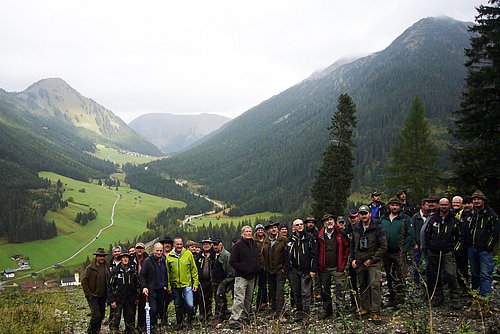 Gruppenbild oberhalb von Namlos, direkt in der Lawinenbahn