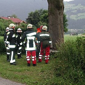 Motorsäge im Feuerwehreinsatz