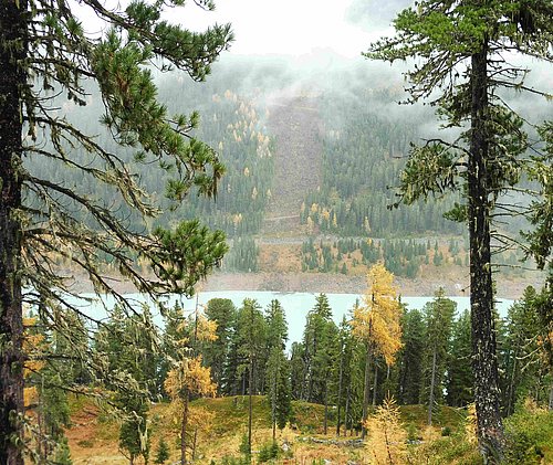 Blick über den Stausee auf den "Lahnstrich"